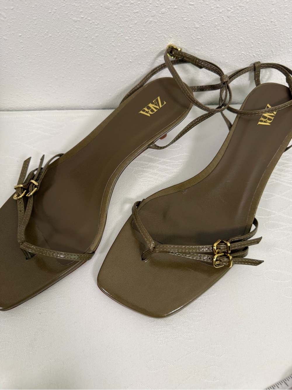 Zara Olive Strappy Kitten Heel Thong Sandals Made in Spain EU 38 NWOT - Picture 2 of 15